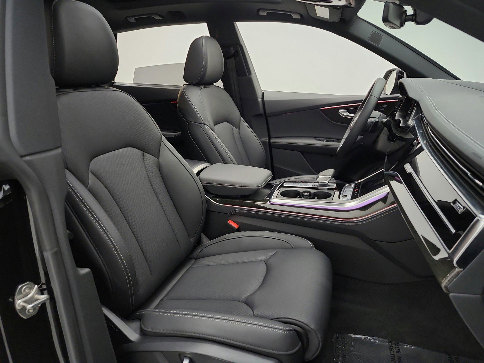 Used 2025 Audi Q8 Prestige w/ Prestige Package AWD/4WD image 18