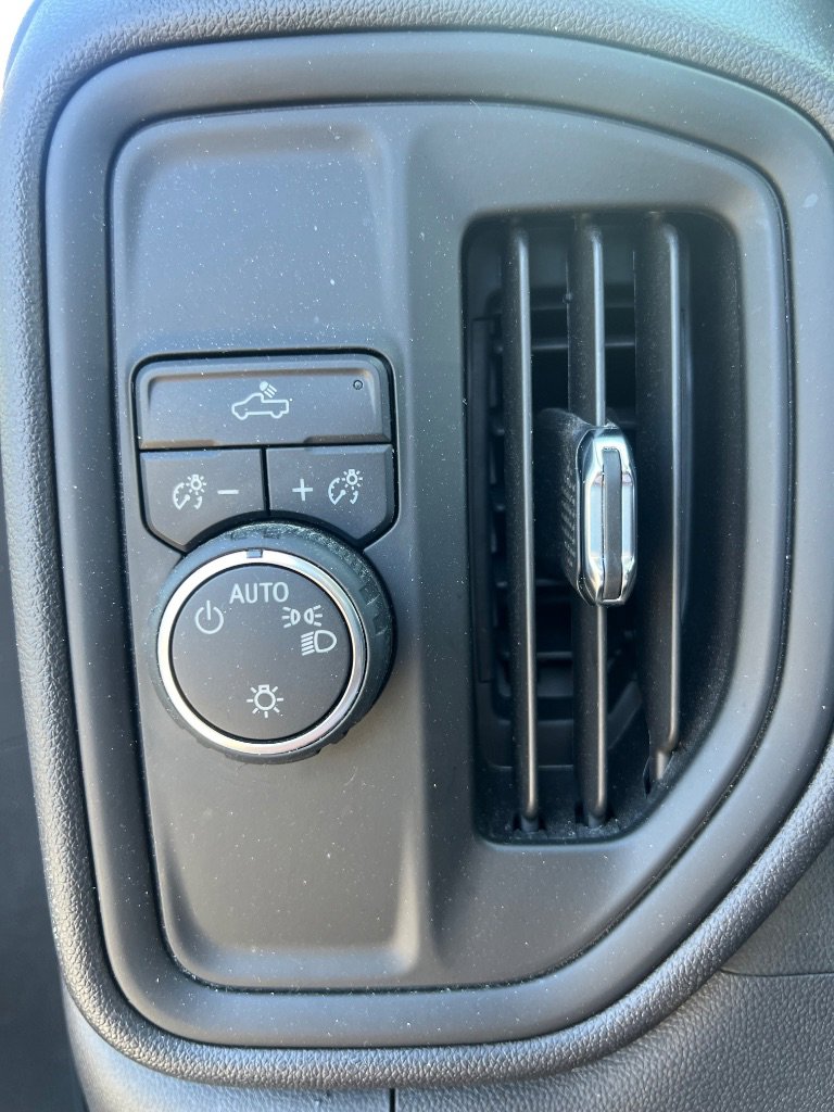 Used 2025 Chevrolet Silverado 1500 W/T image 16
