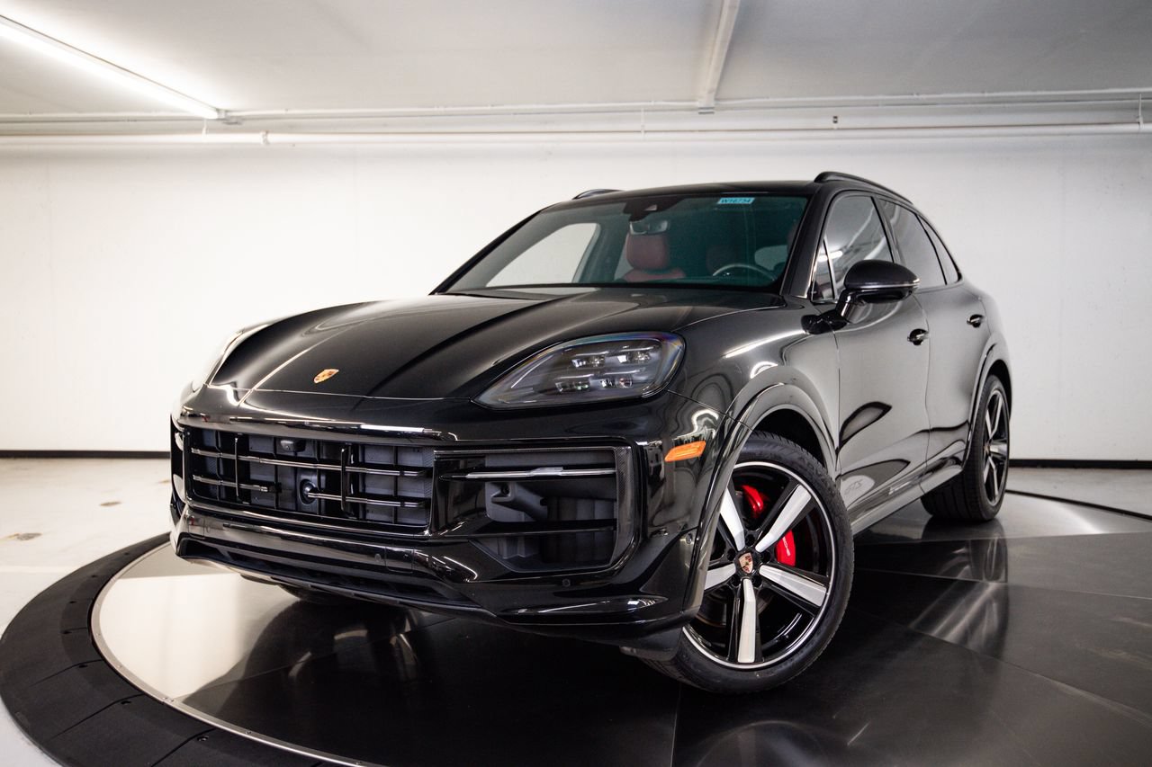 Certified 2026 Porsche Cayenne GTS AWD/4WD image 1
