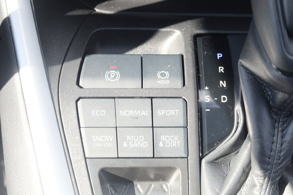 Used 2023 Toyota RAV4 XLE AWD/4WD image 7
