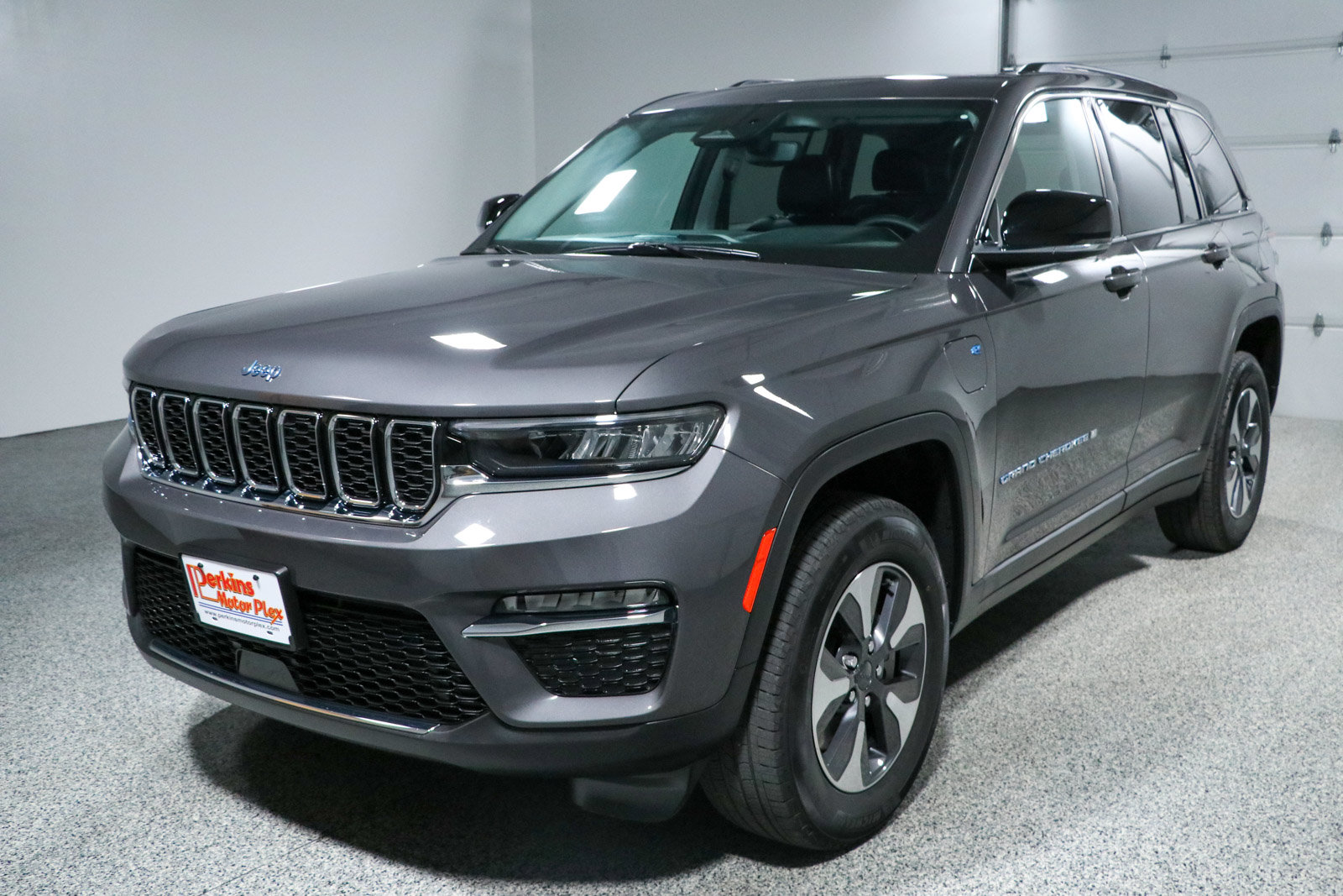 Used 2023 Jeep Grand Cherokee 4WD 4xe image 32