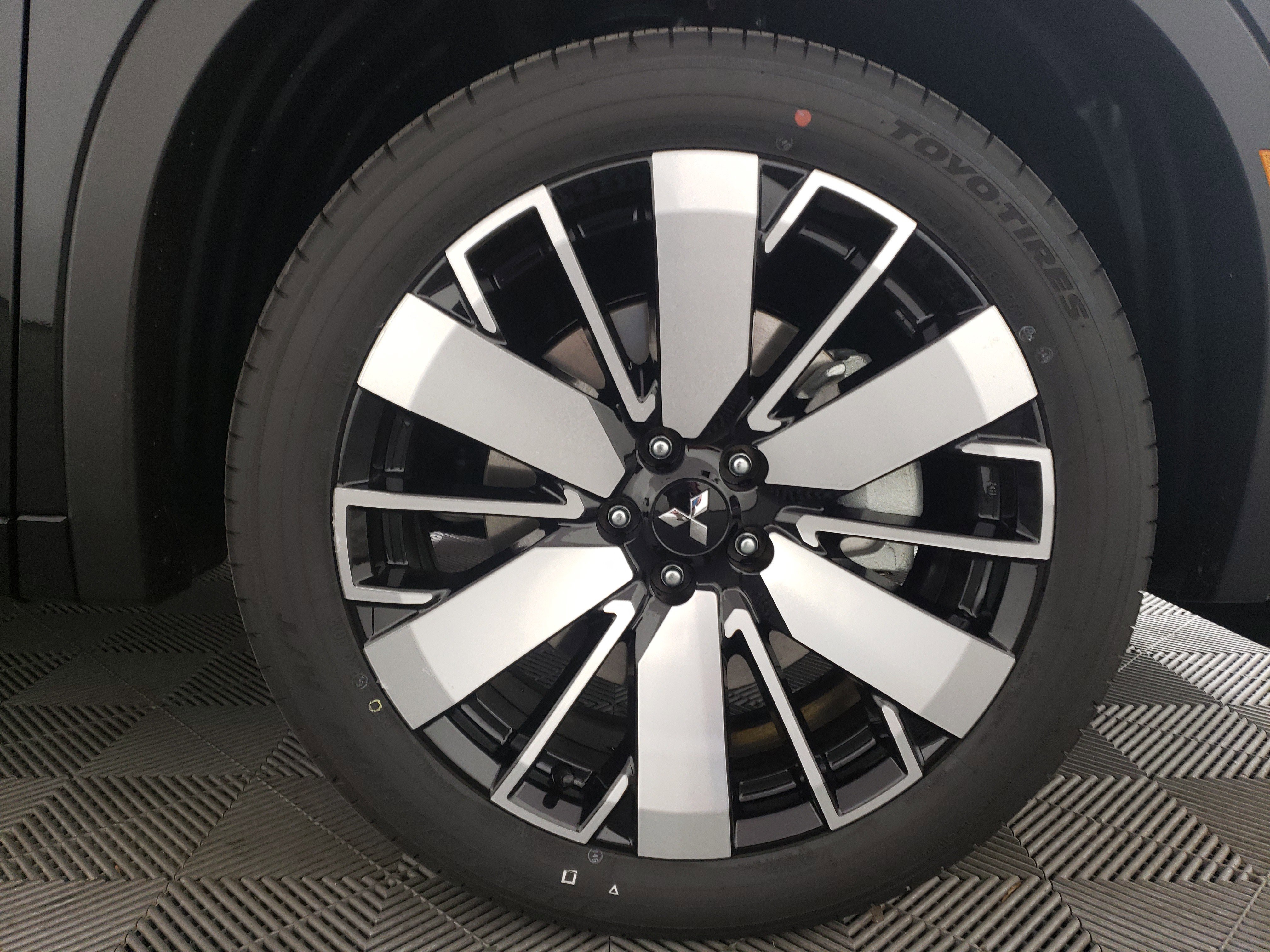 New 2025 Mitsubishi Outlander AWD image 8