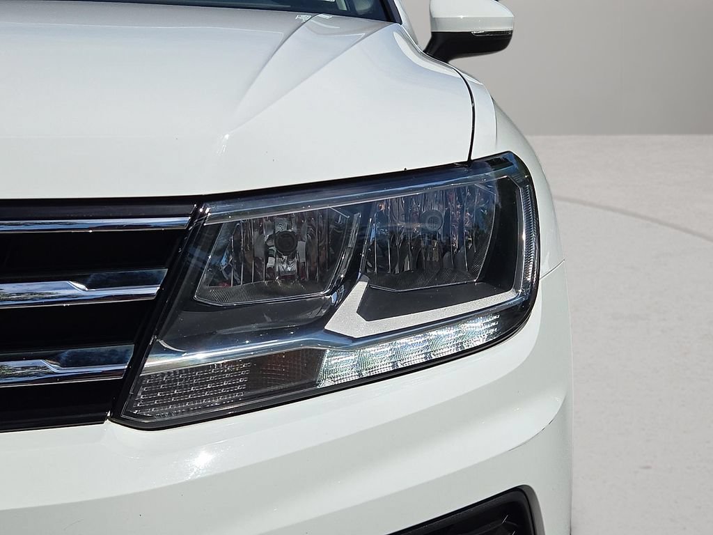 Used 2018 Volkswagen Tiguan SEL FWD image 27