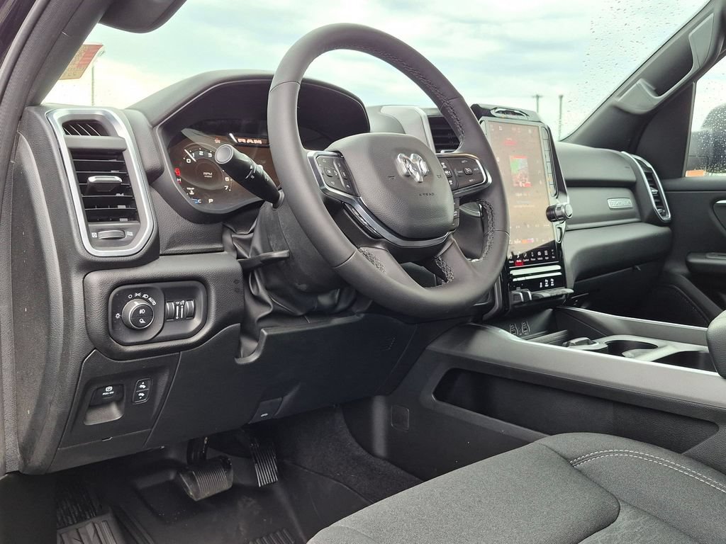 Used 2025 RAM 1500 Big Horn AWD/4WD image 9