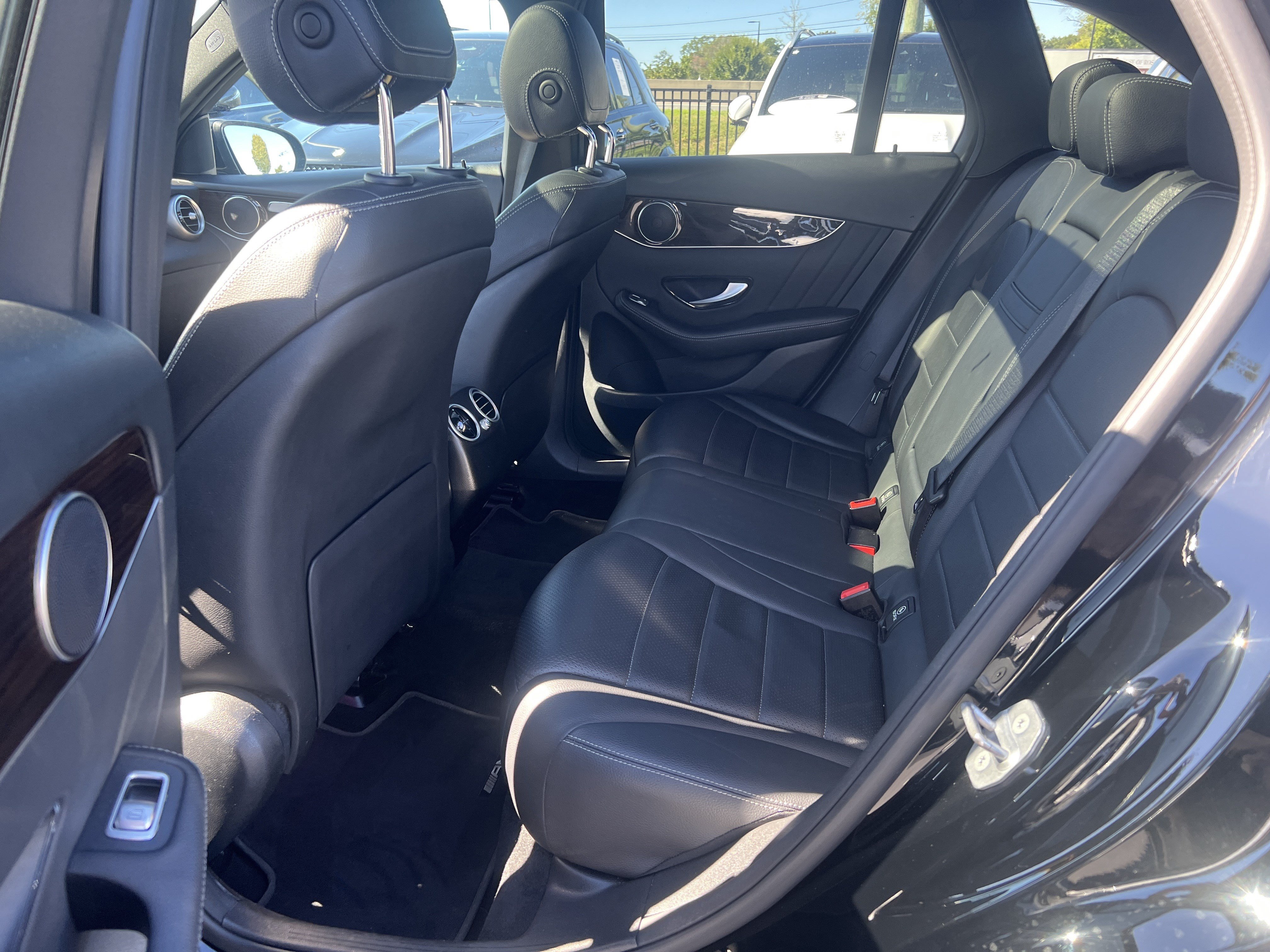 Used 2021 Mercedes-Benz GLC 300 4MATIC image 27