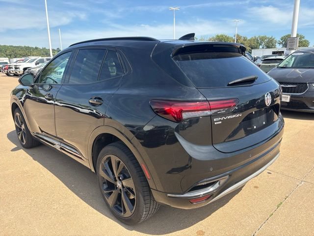 Used 2022 Buick Envision Essence w/ Sport Touring Package AWD/4WD image 5