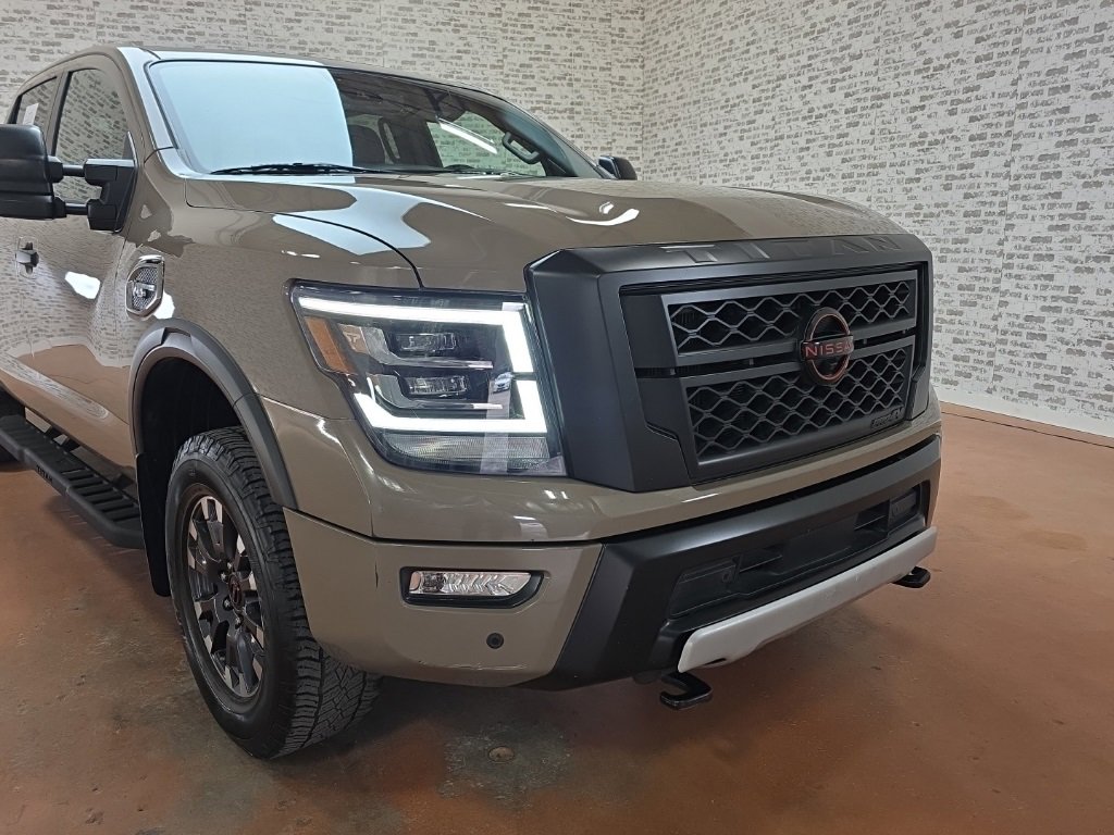 Used 2023 Nissan Titan PRO-4X w/ Pro-4x Convenience Package image 9