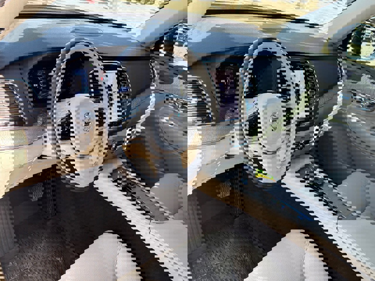 Certified 2024 Volvo XC90 B6 Plus w/ Protection Package Premier image 15