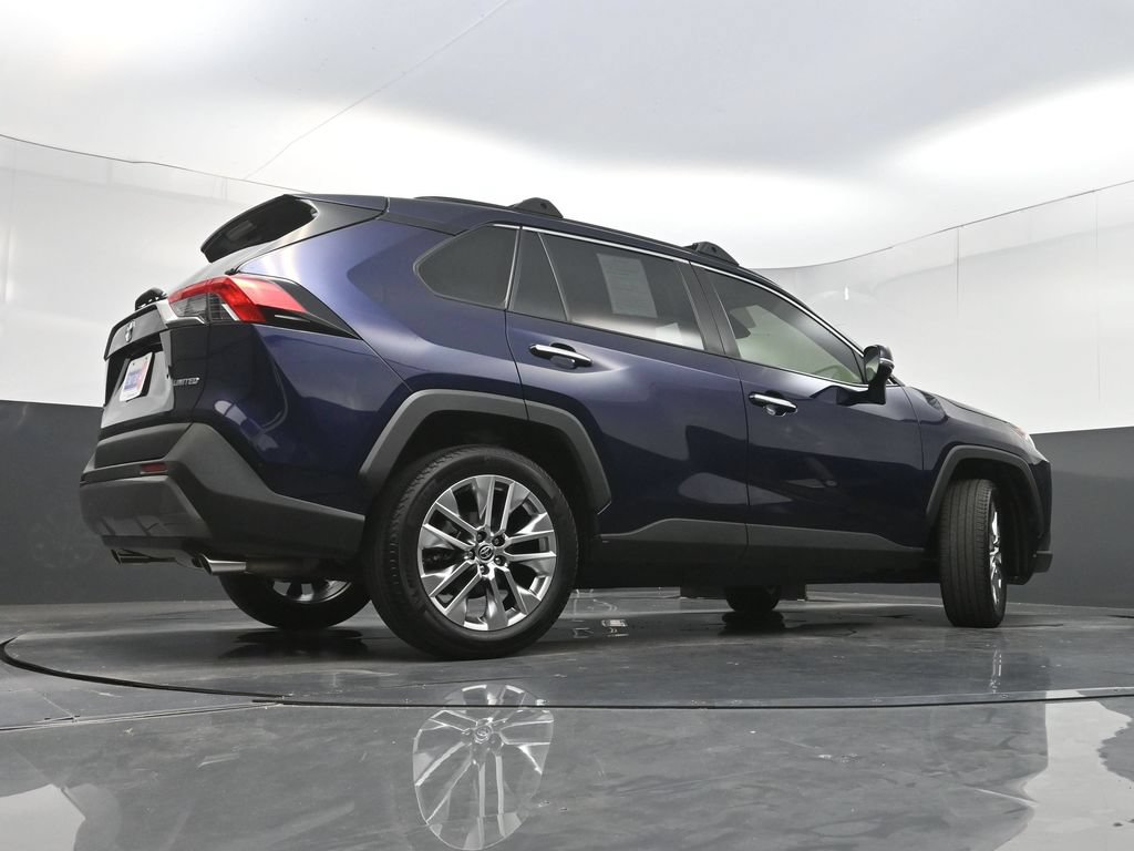 Used 2020 Toyota RAV4 Limited FWD image 31