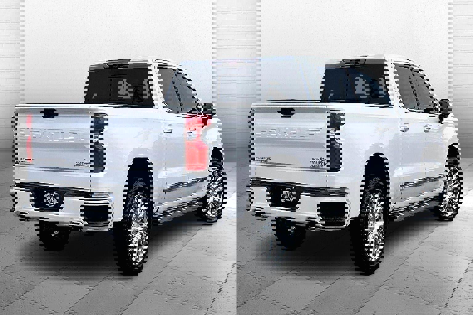 Used 2022 Chevrolet Silverado 1500 High Country w/ High Country Premium Package image 13