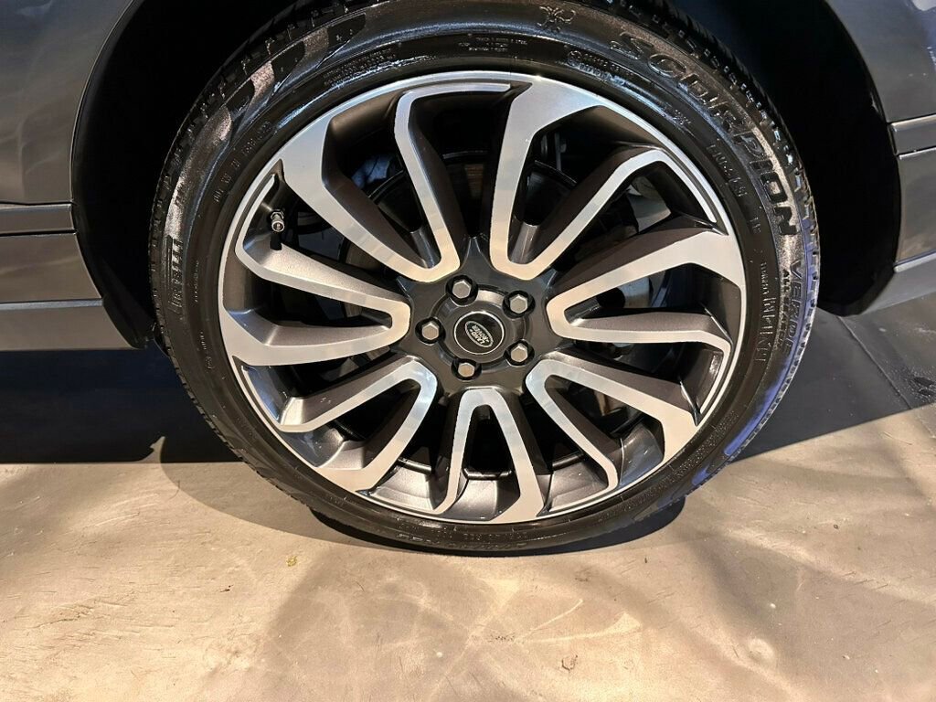 Used 2019 Land Rover Range Rover Supercharged AWD/4WD image 11
