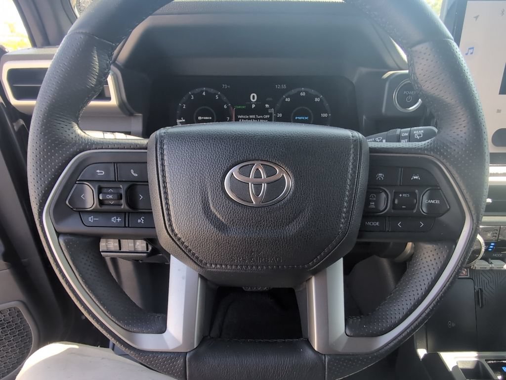 Used 2025 Toyota 4Runner Platinum AWD/4WD image 12