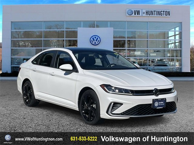 Certified 2025 Volkswagen Jetta SE w/ Sunroof Package image 1