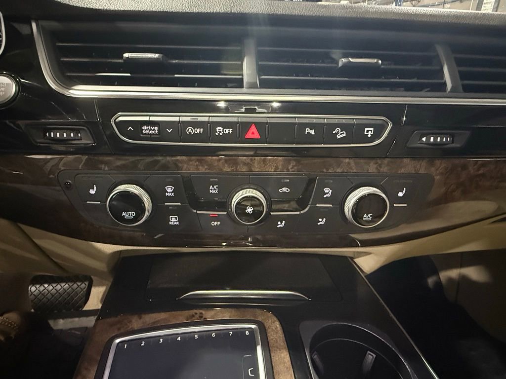 Used 2017 Audi Q7 3.0T Premium image 20