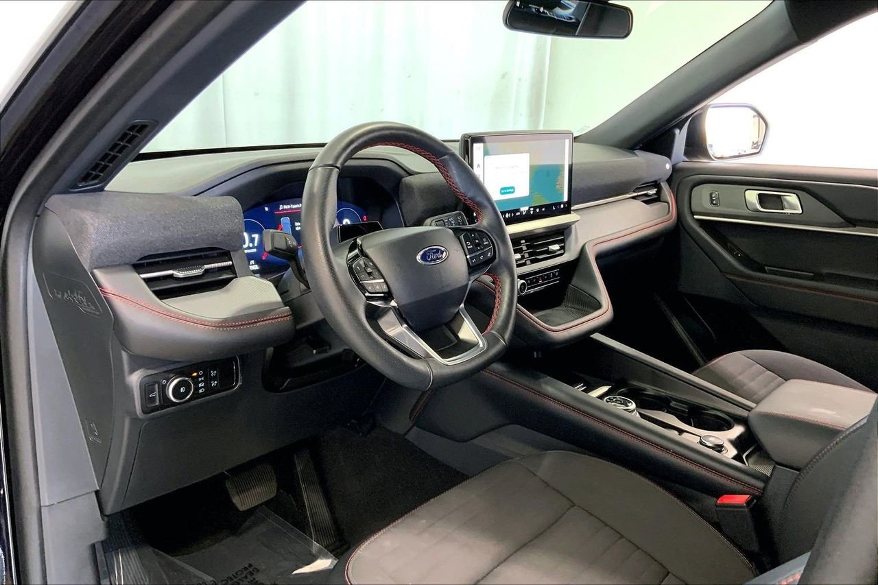 Certified 2025 Ford Explorer ST-Line image 14