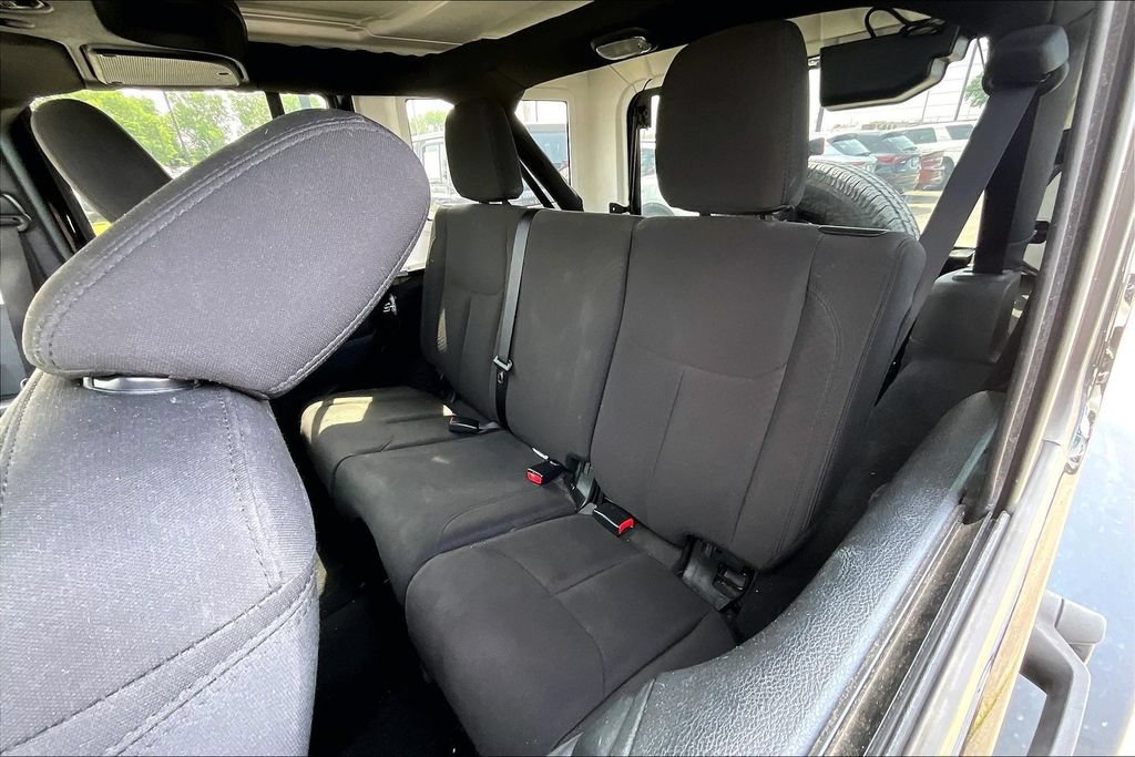 Used 2017 Jeep Wrangler Unlimited Sport w/ Quick Order Package 24S AWD/4WD image 33