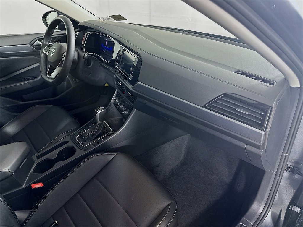 Used 2024 Volkswagen Jetta SE image 29