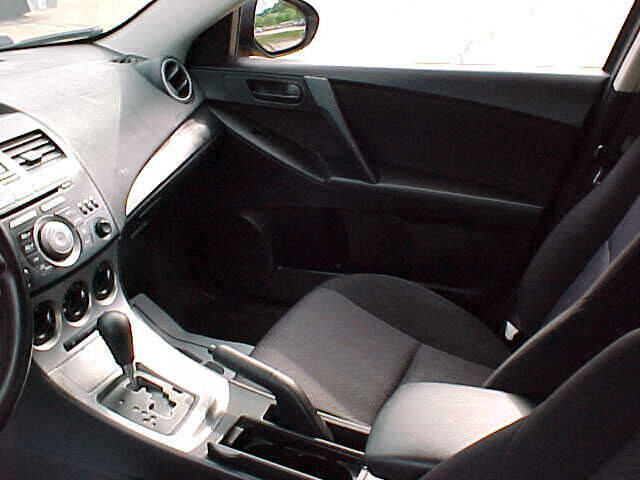 Used 2010 MAZDA MAZDA3 i Sport FWD image 14