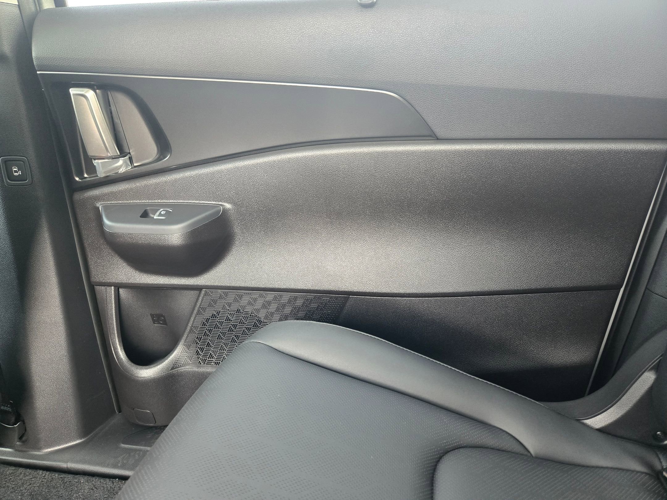 New 2026 Kia Carnival SX FWD image 24
