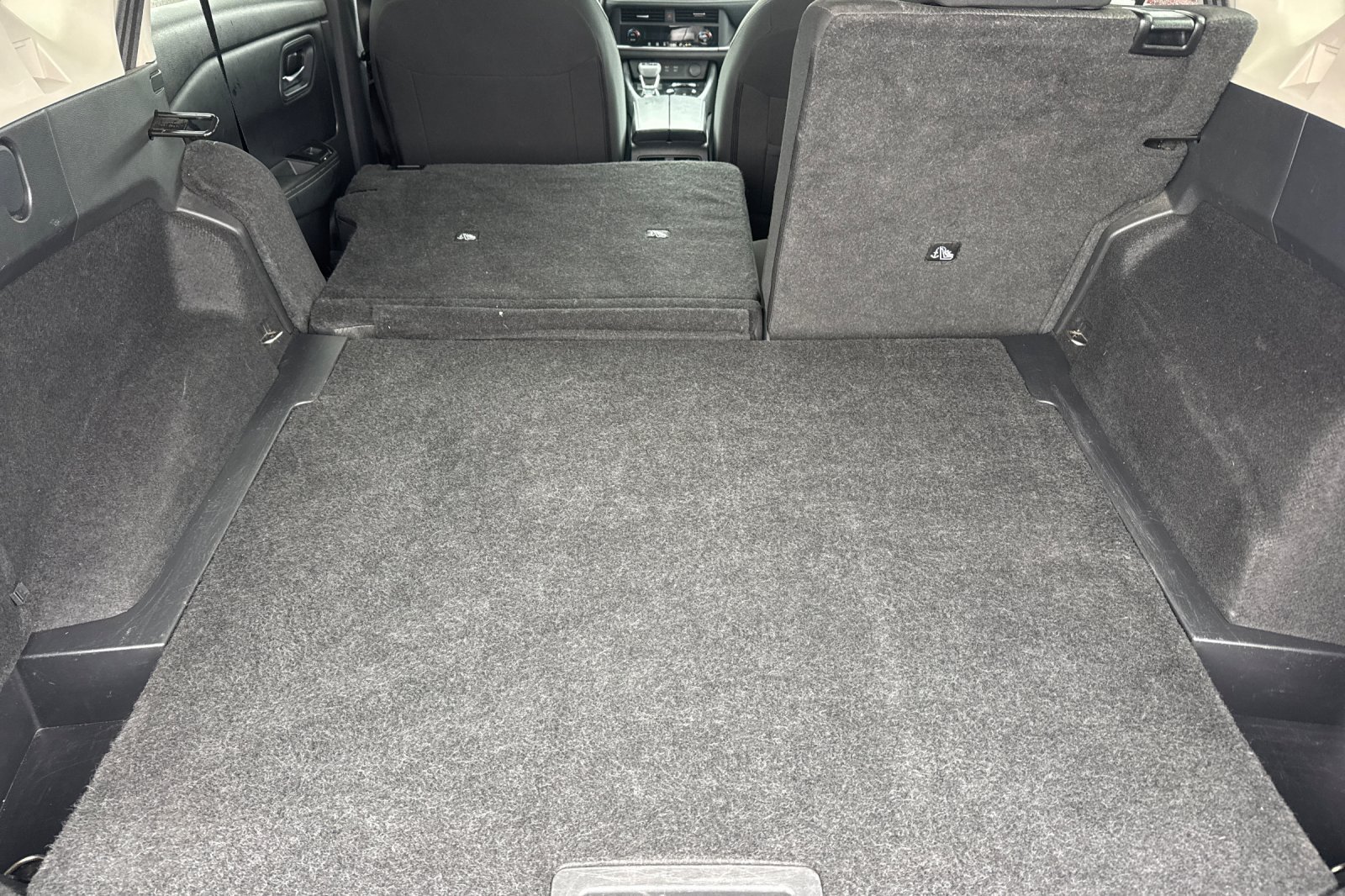 Certified 2024 Nissan Rogue SV FWD image 20
