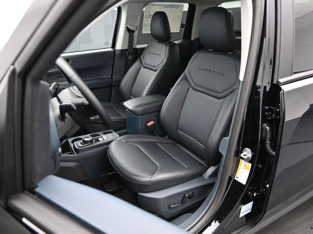 New 2026 Ford Maverick Lariat w/ Black Appearance Package image 8