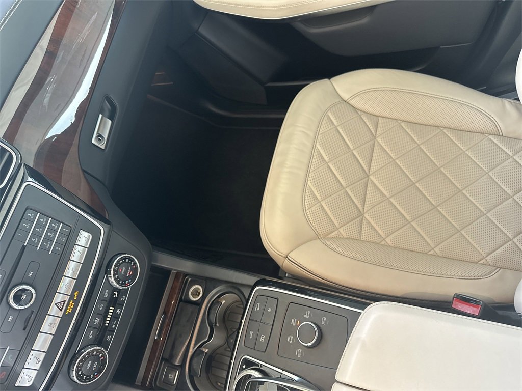 Used 2019 Mercedes-Benz GLS 550 4MATIC image 24