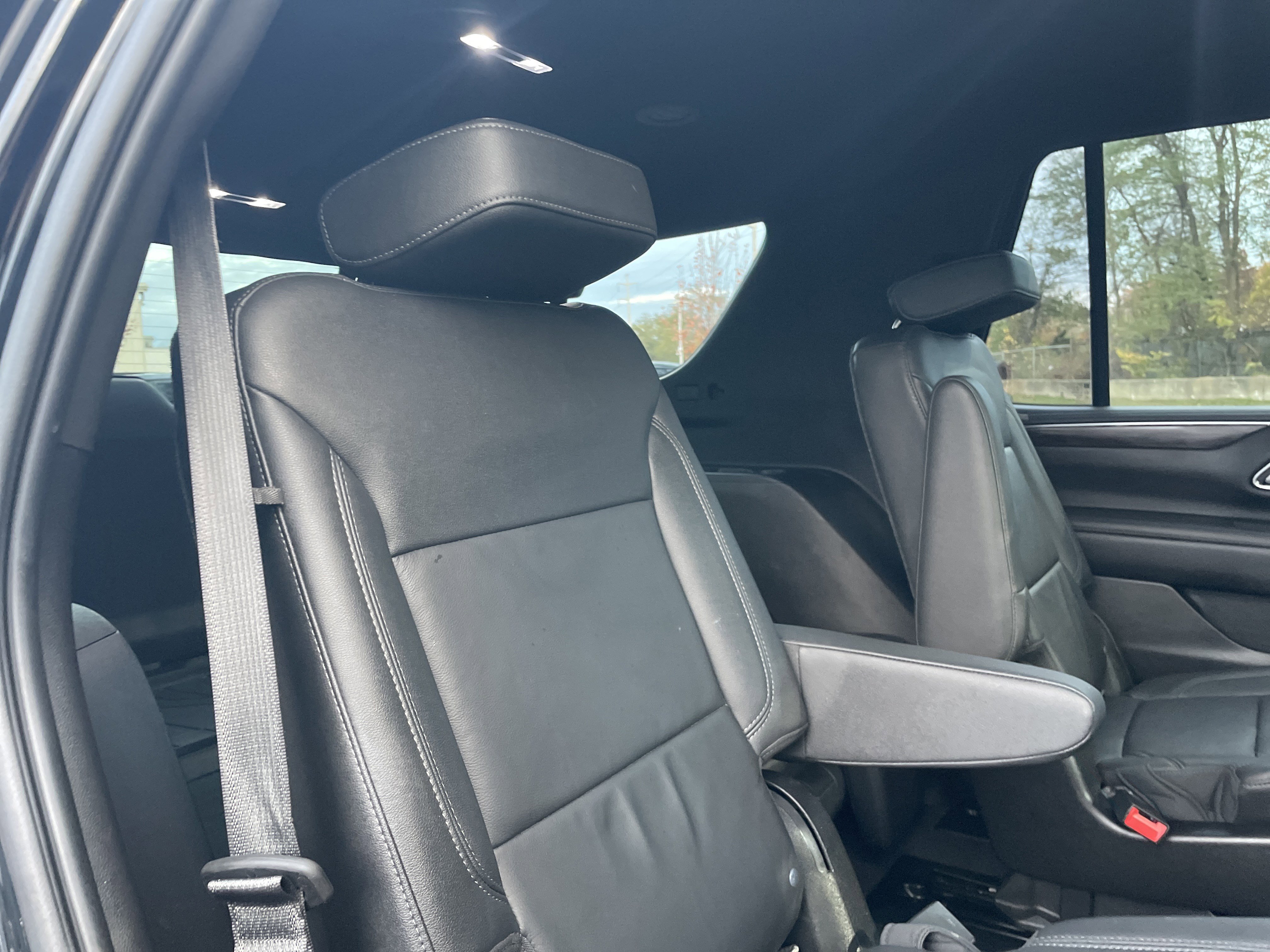 Used 2021 Chevrolet Tahoe Z71 w/ Luxury Package image 21