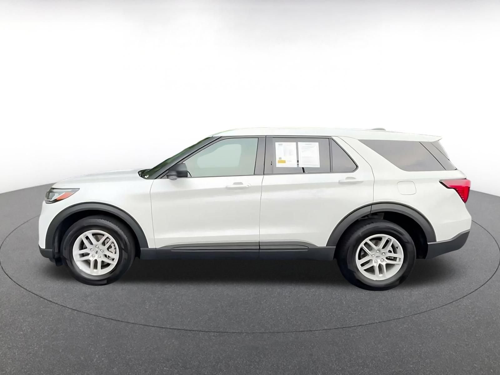 Used 2026 Ford Explorer Active AWD/4WD image 8