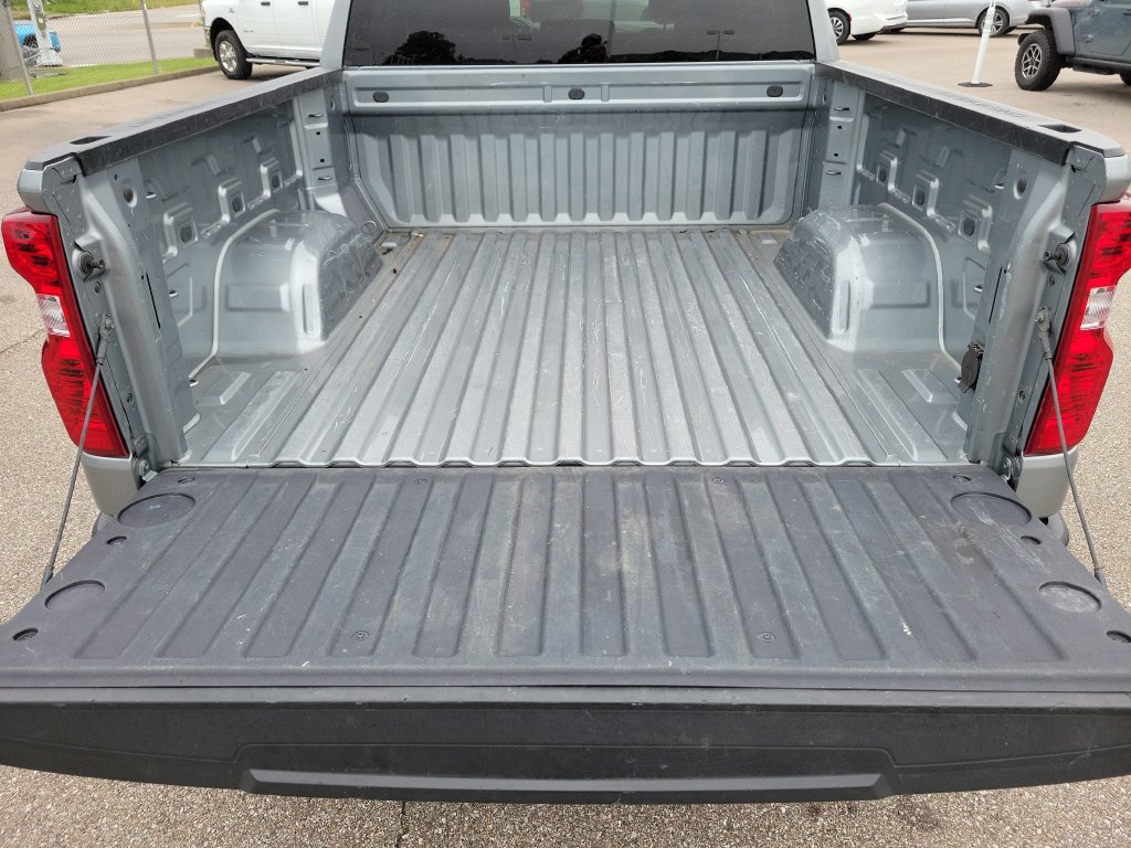 Used 2025 Chevrolet Silverado 1500 LT AWD/4WD image 9