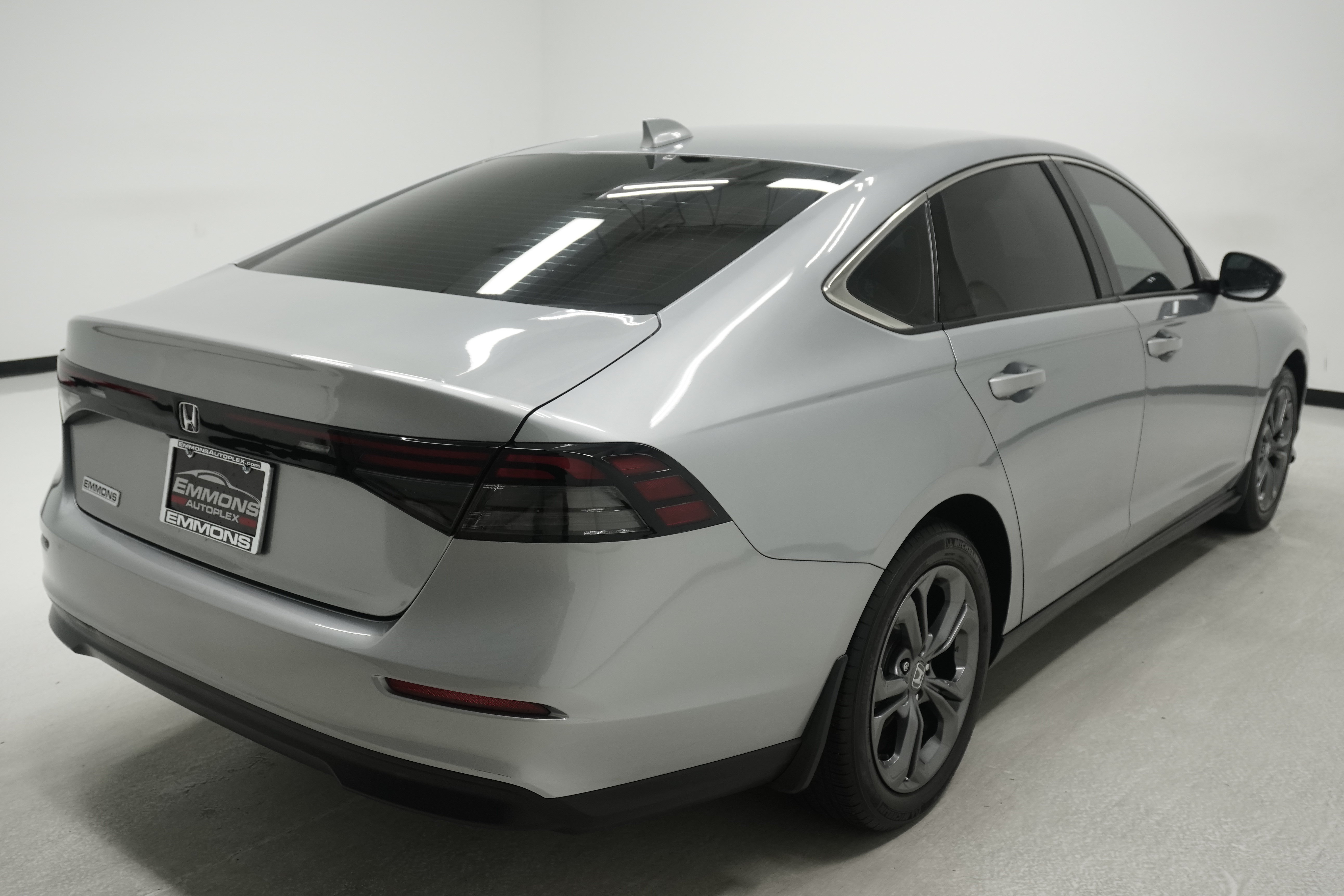 Used 2023 Honda Accord EX image 4