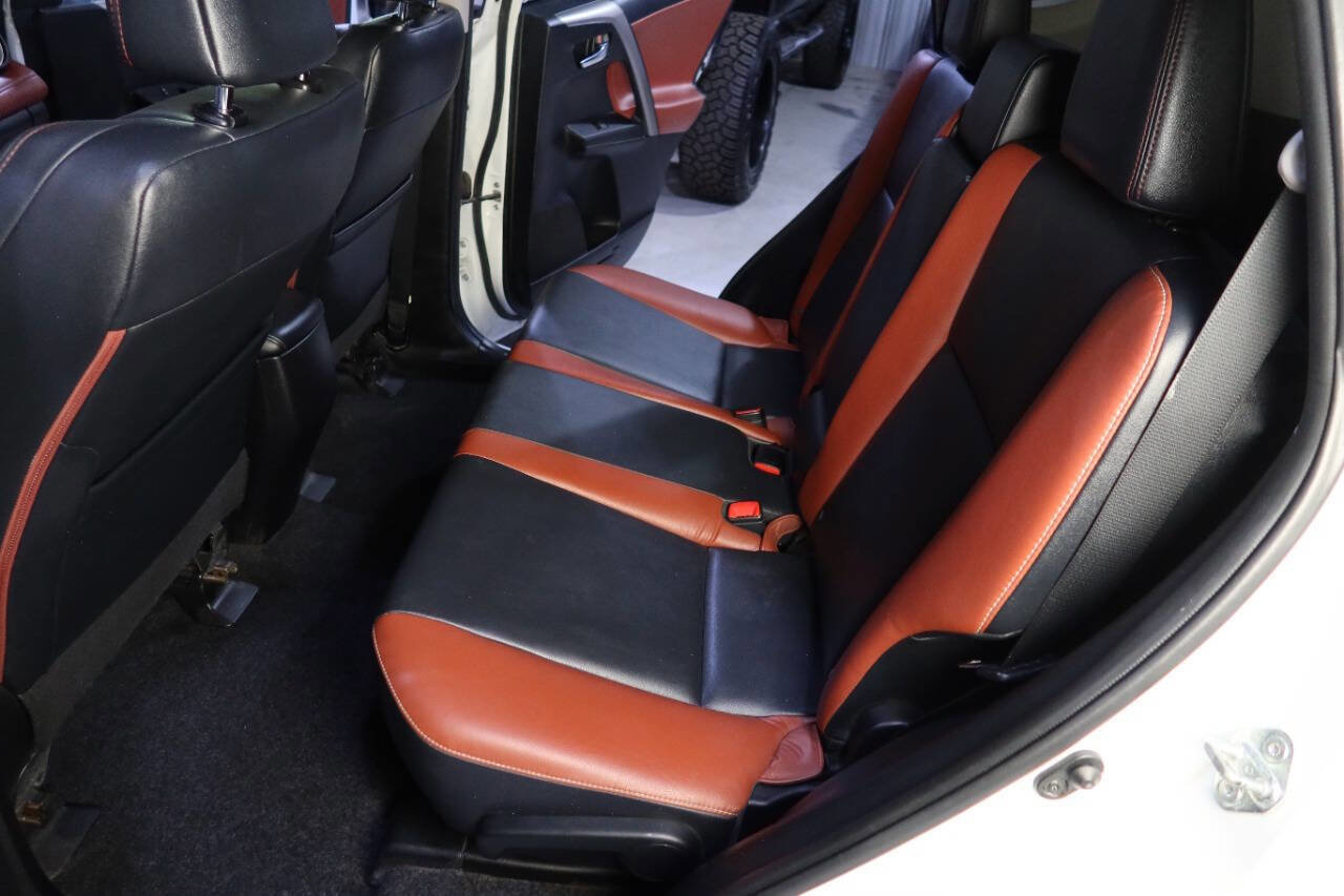 Used 2014 Toyota RAV4 Limited image 17