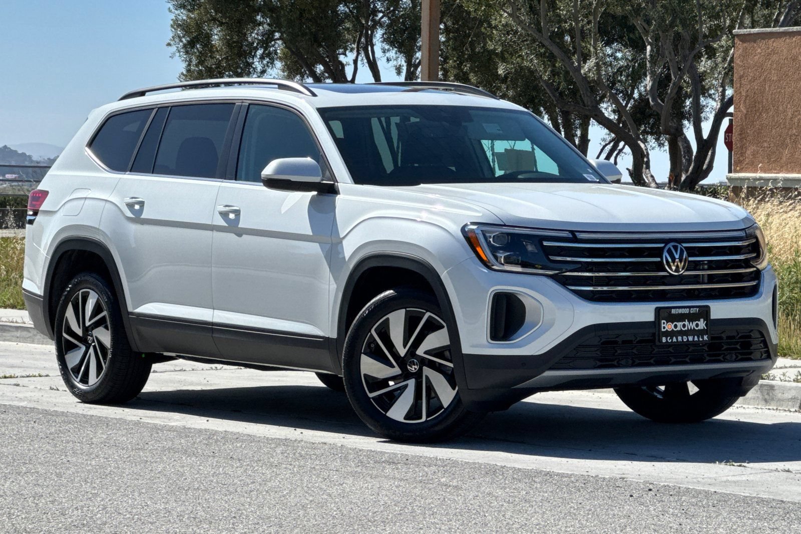 New 2026 Volkswagen Atlas SE AWD/4WD image 2