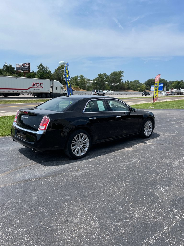 Used 2012 Chrysler 300 Limited RWD image 5