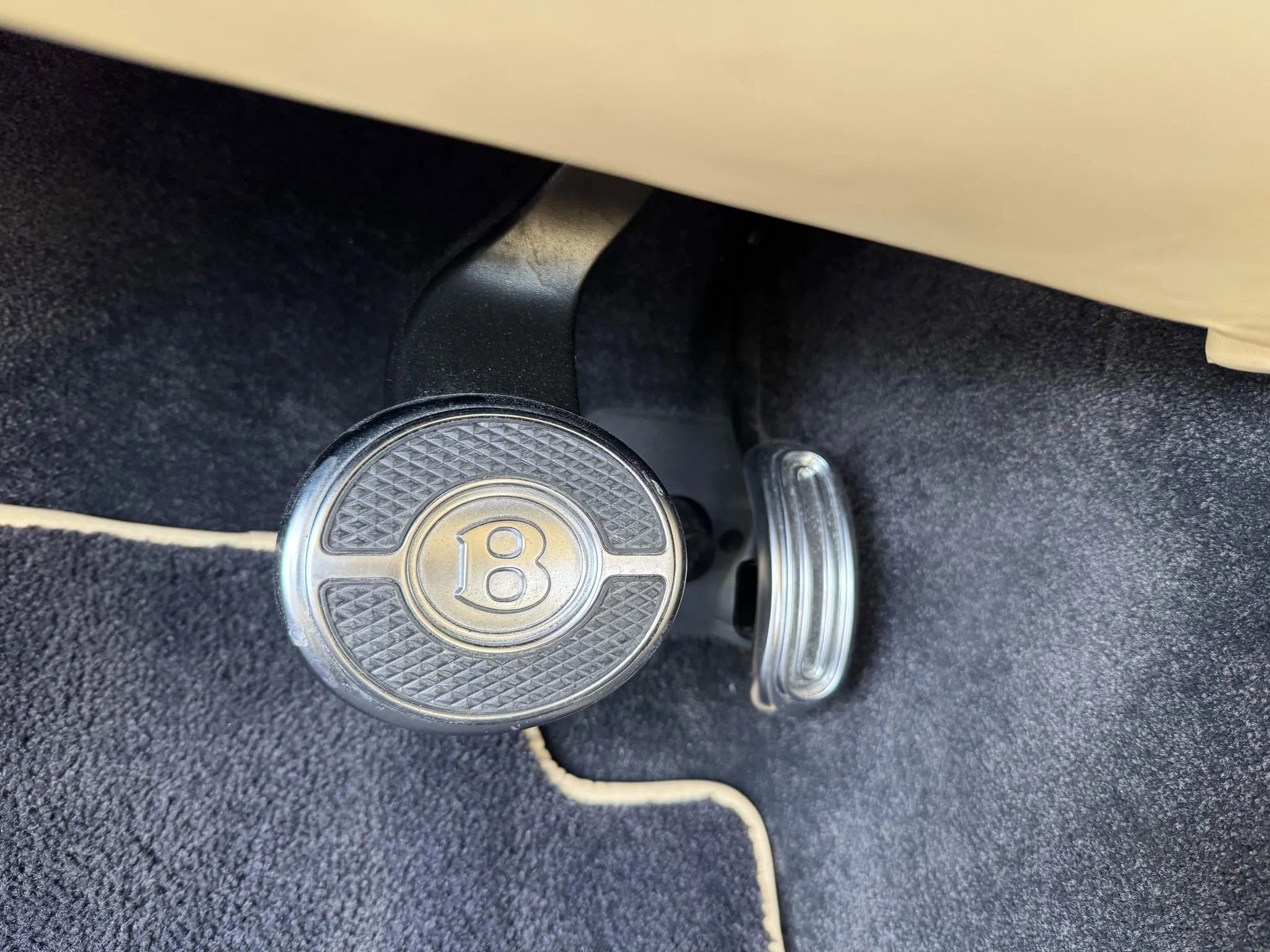 Used 2013 Bentley Continental GT w/ Touring Specification Pkg image 44