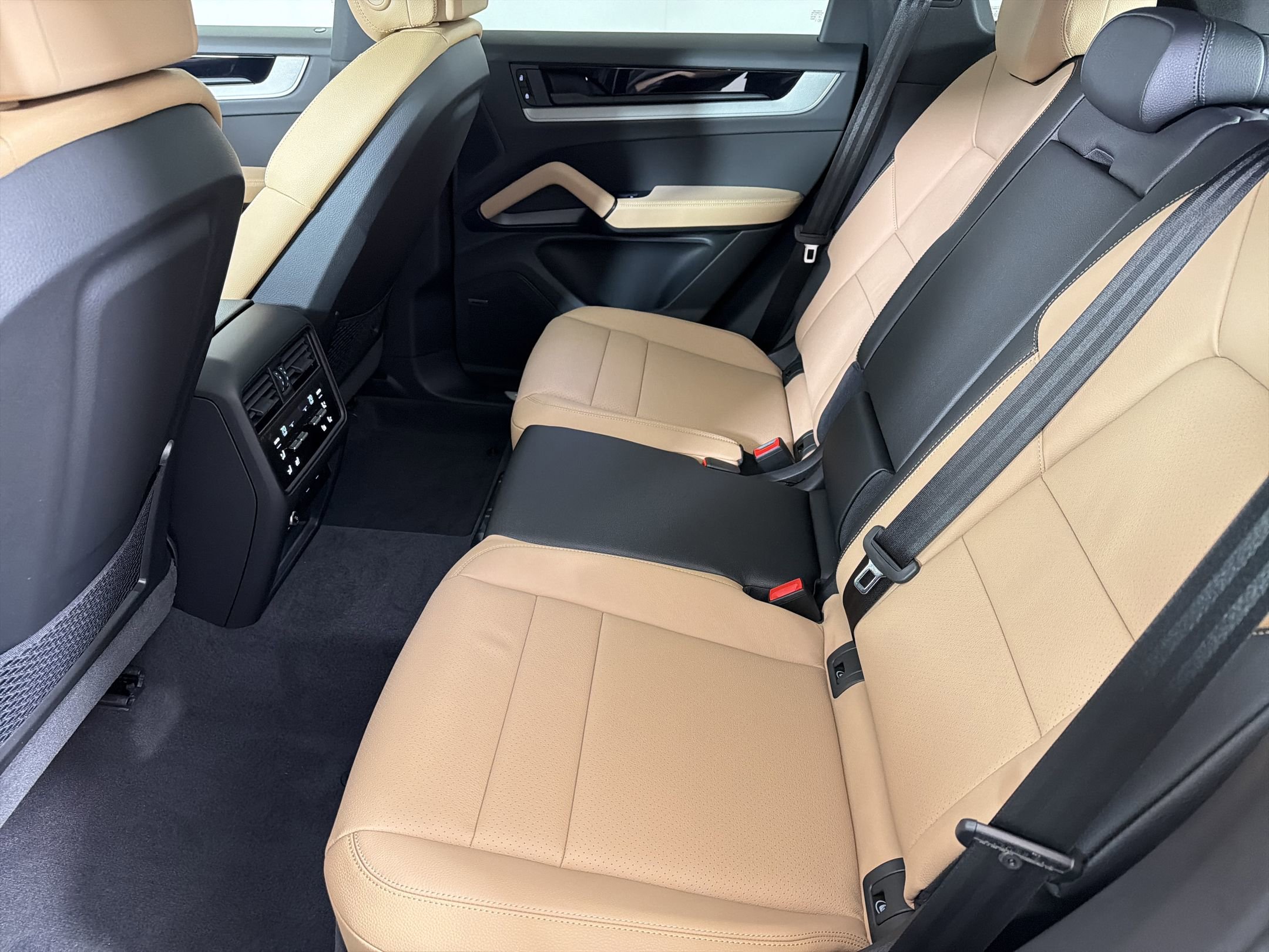 New 2026 Porsche Cayenne image 17