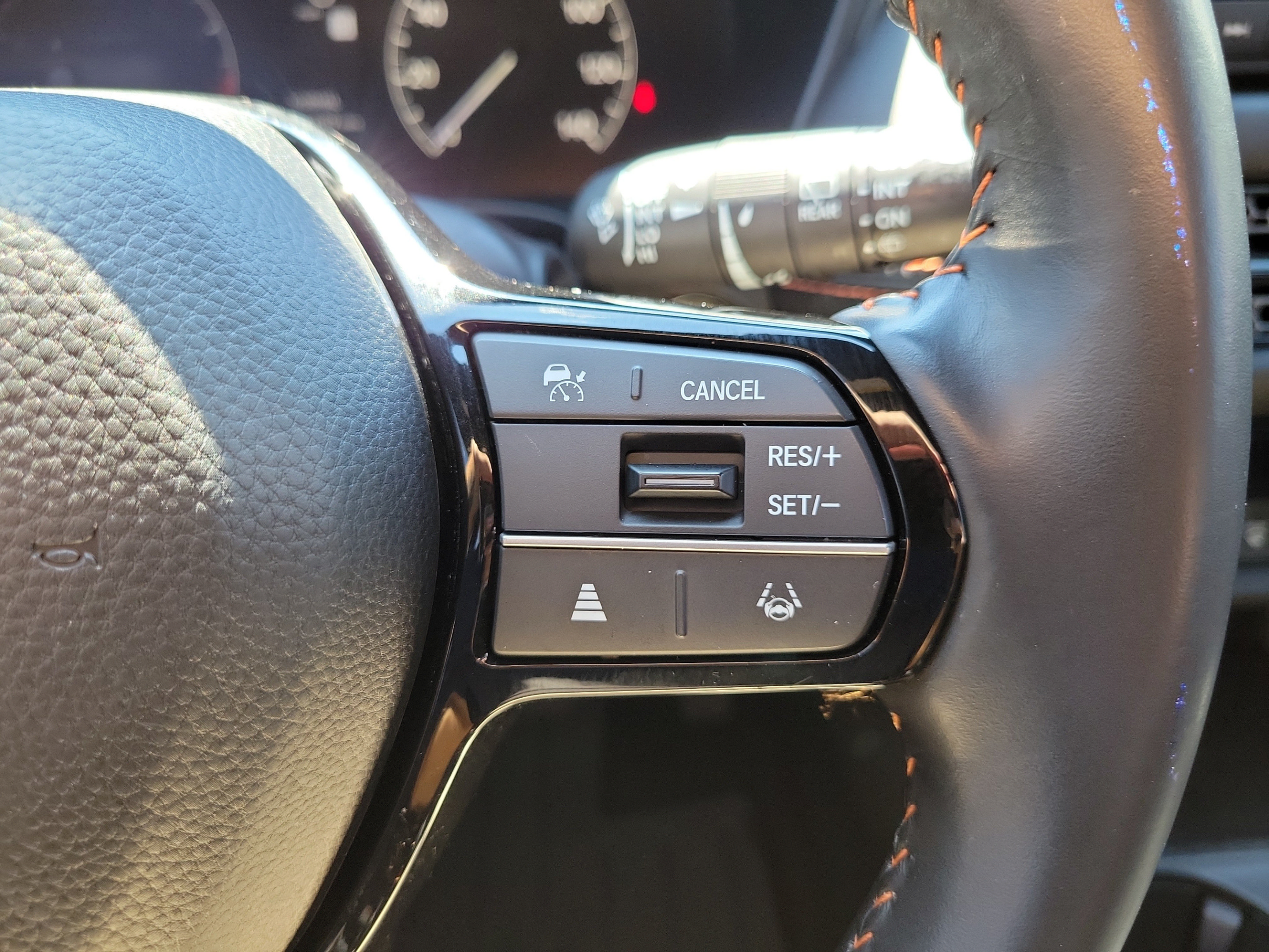 Certified 2025 Honda HR-V Sport image 30