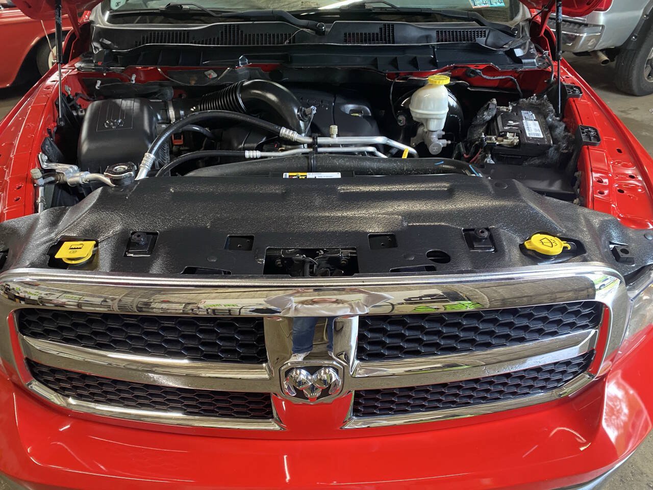 Used 2017 RAM 1500 Classic SLT AWD/4WD image 18