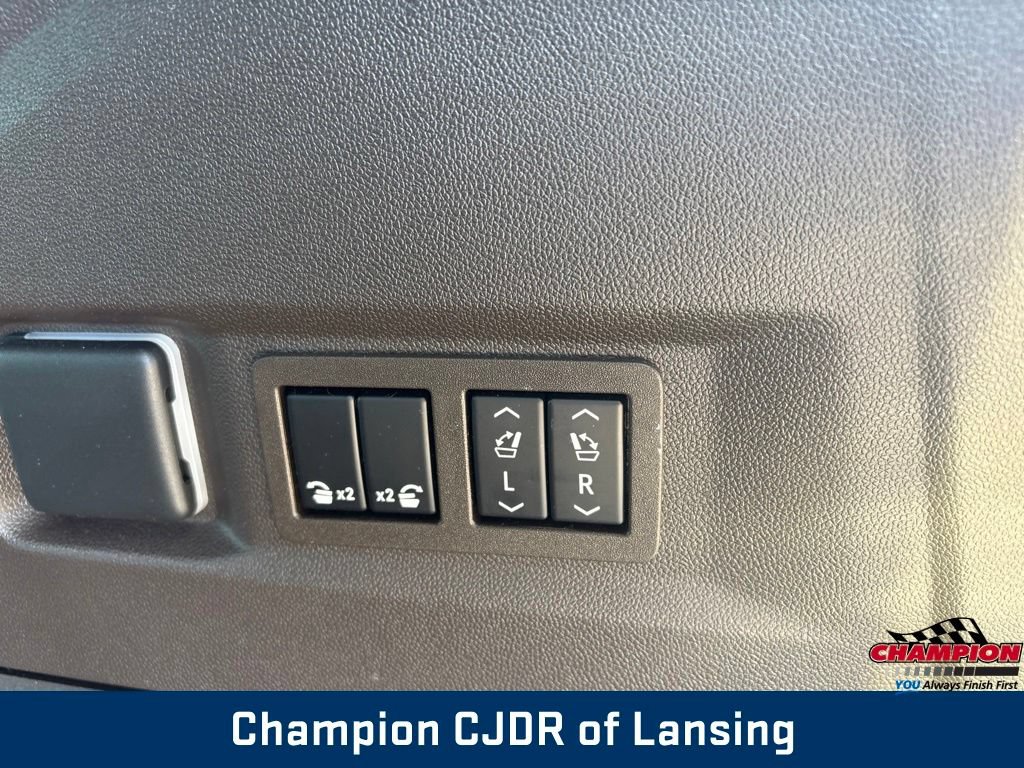 Used 2023 GMC Yukon Denali AWD/4WD image 25