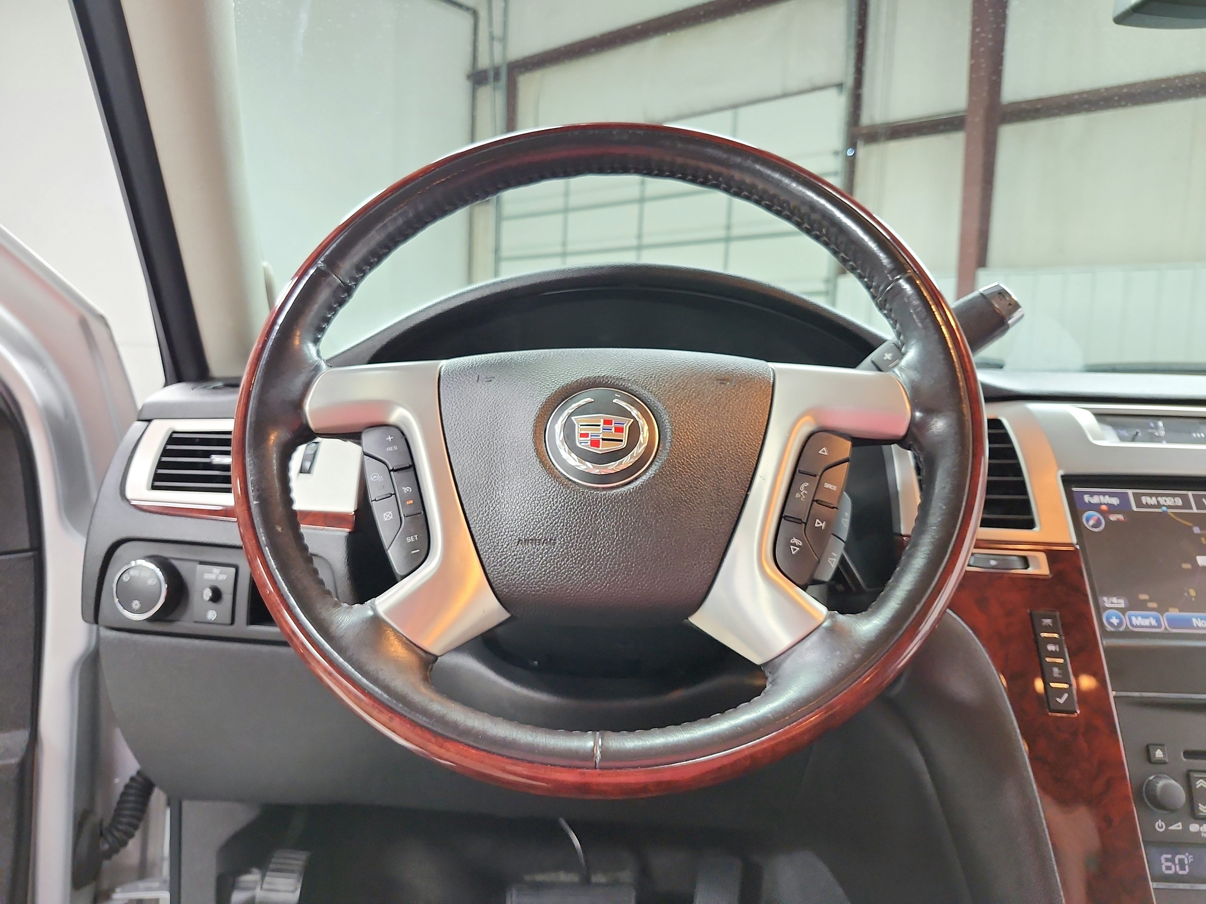 Used 2014 Cadillac Escalade Premium RWD image 23