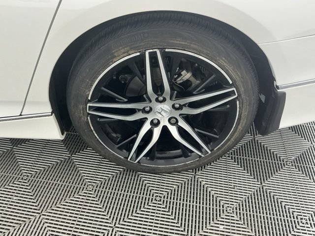 Certified 2021 Honda Accord Touring image 33