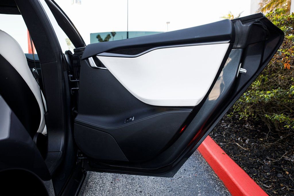 Used 2020 Tesla Model S Performance image 34