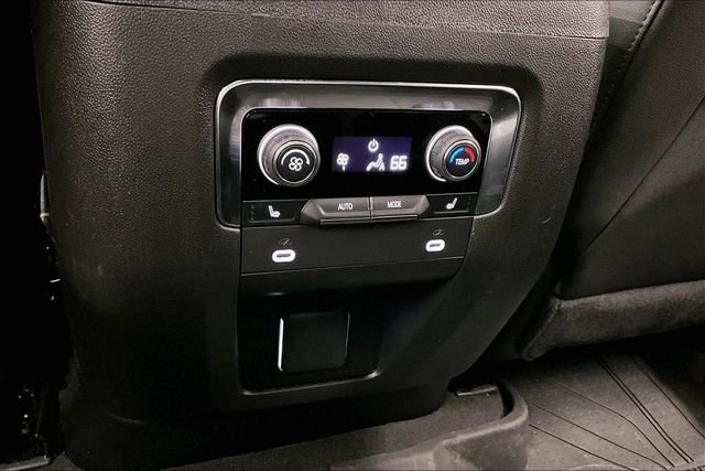 Used 2024 Chevrolet Suburban High Country AWD/4WD image 34