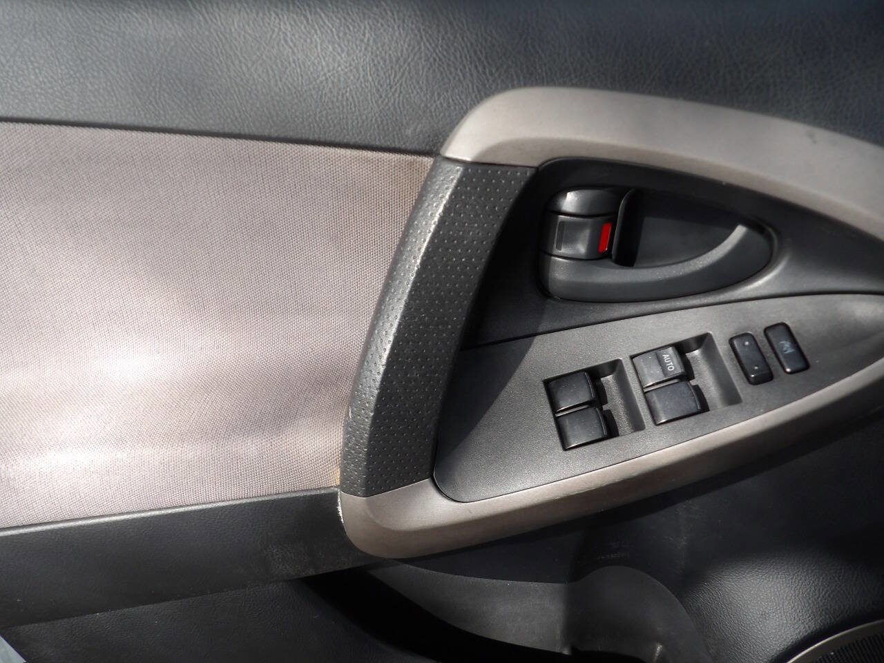 Used 2006 Toyota RAV4 2WD image 20