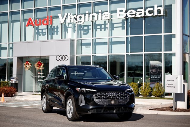 New 2025 Audi Q5 Prestige image 1