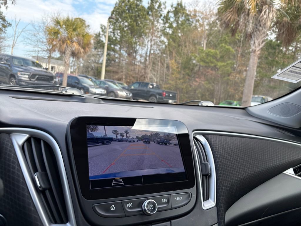 Used 2025 Chevrolet Malibu LT image 16