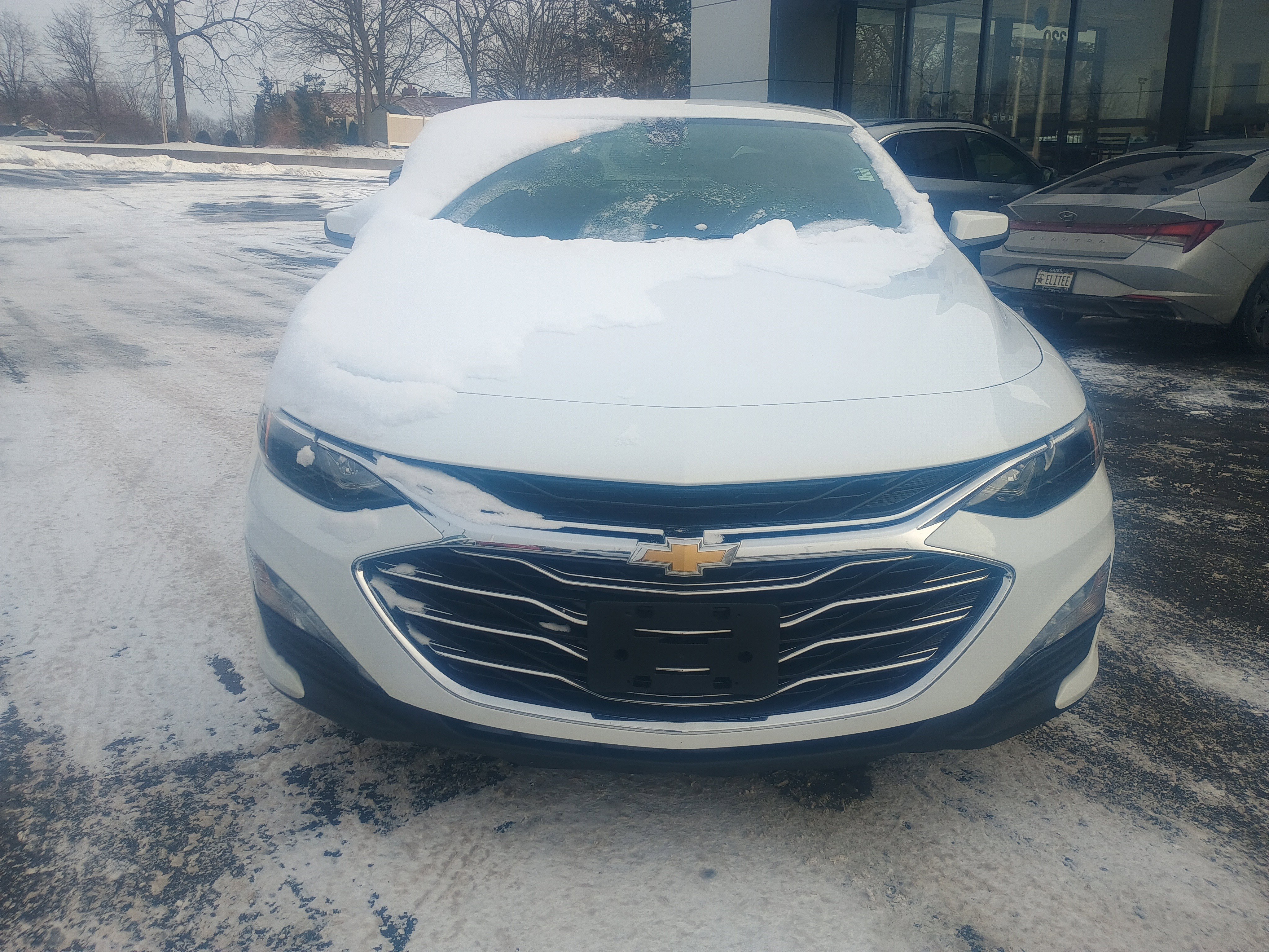 Used 2022 Chevrolet Malibu LT image 2