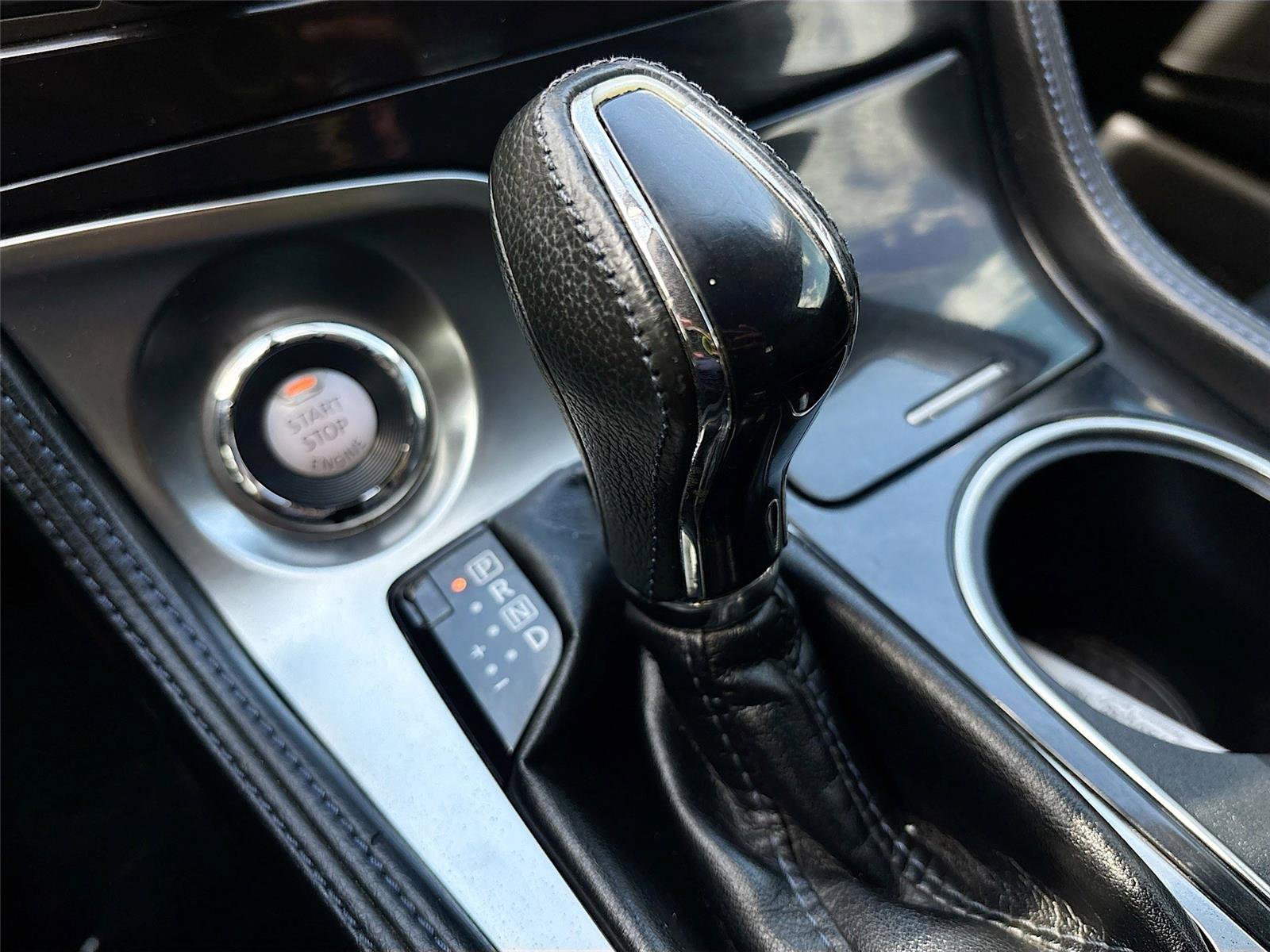 Used 2018 Nissan Maxima SR FWD image 17