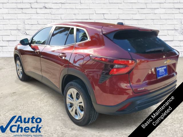 Certified 2024 Chevrolet Trax LS FWD image 2