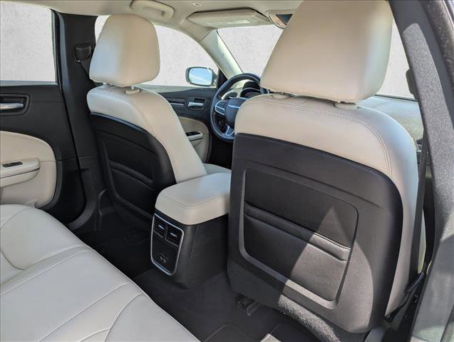 Used 2019 Chrysler 300 Touring L w/ Quick Order Package 22F RWD image 28