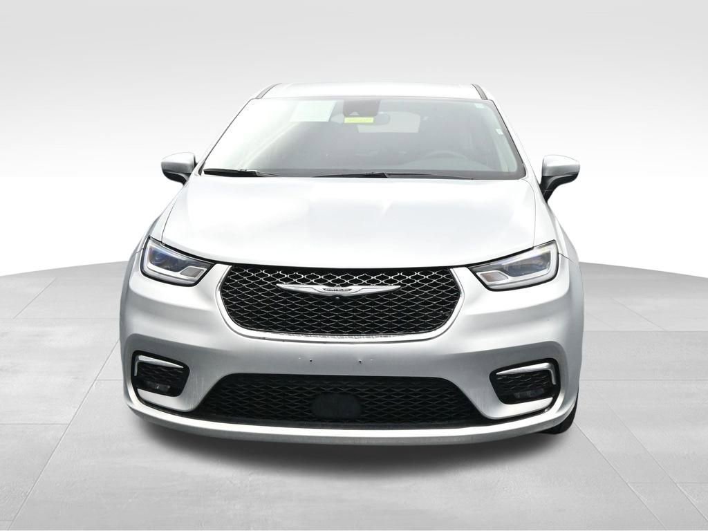 Used 2023 Chrysler Pacifica Touring-L FWD image 8